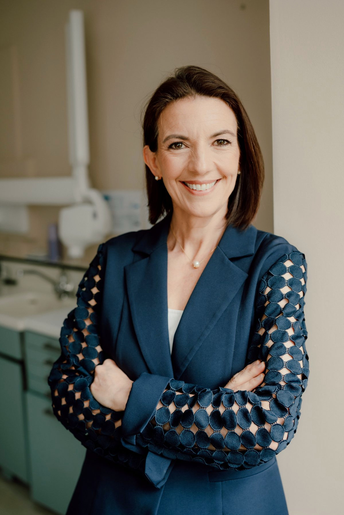 Dr Elaine Halley